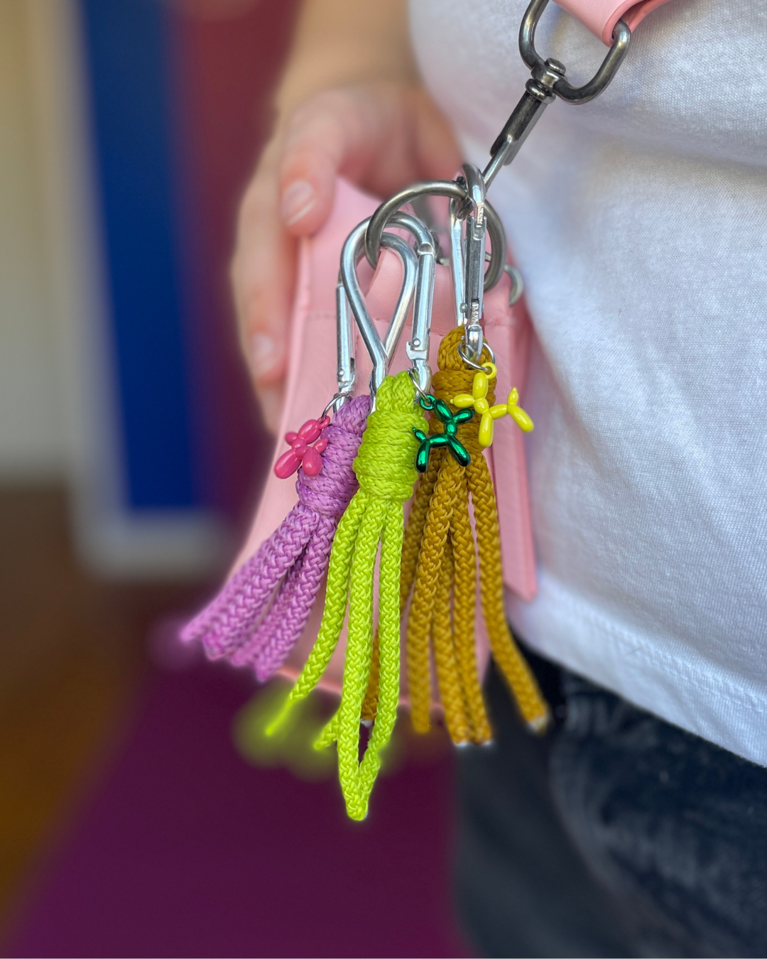 BALLOON DOG KEYCHAIN